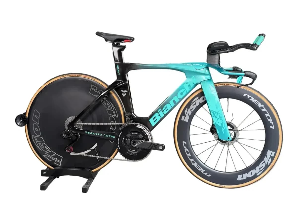 Bianchi Aquila RC Disc Carbon TT — 1